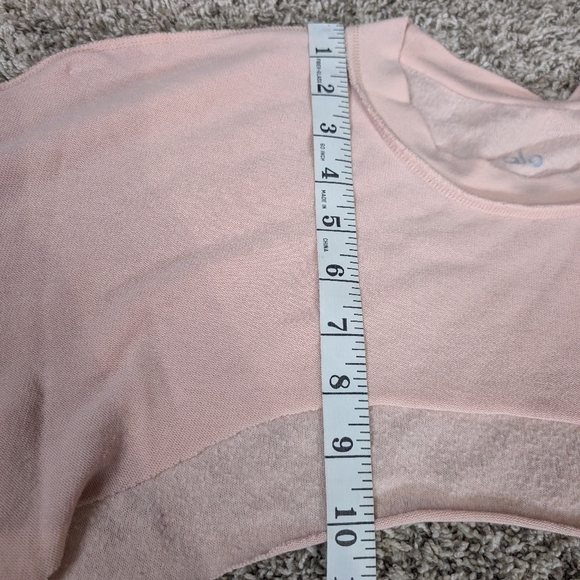 Alo Mega Crop Yoga Top - Picture 4 of 10